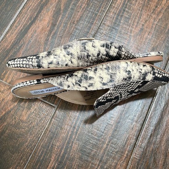 Snake print mules - Picture 2 of 4